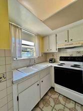 Image 5 of 15 For 4652 Poinciana St  2
