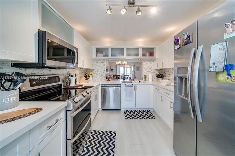 Image 3 of 22 For 2560 103rd Ave  406