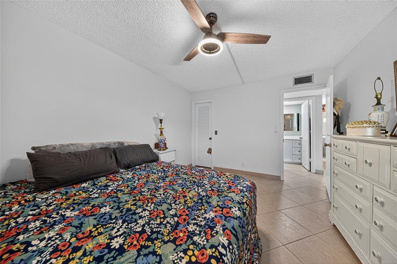 Image 11 of 37 For 293 Normandy G  