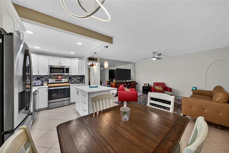 Image 19 of 37 For 293 Normandy G  