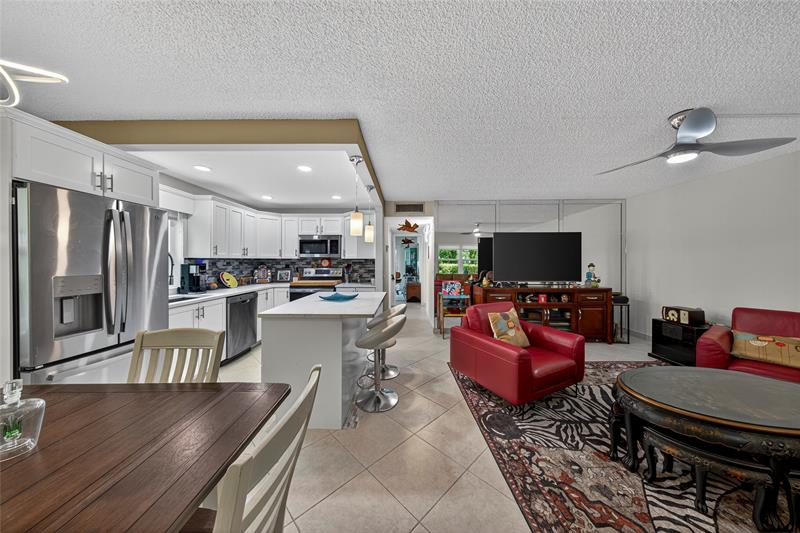 Image 2 of 37 For 293 Normandy G  