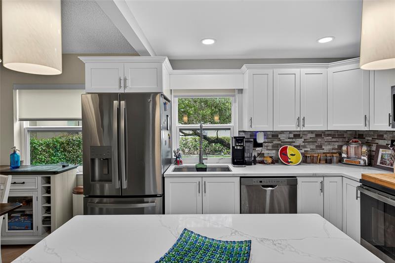 Image 20 of 37 For 293 Normandy G  