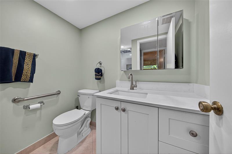 Image 24 of 37 For 293 Normandy G  