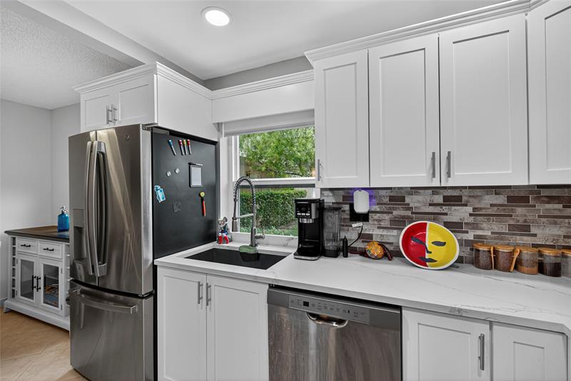 Image 27 of 37 For 293 Normandy G  