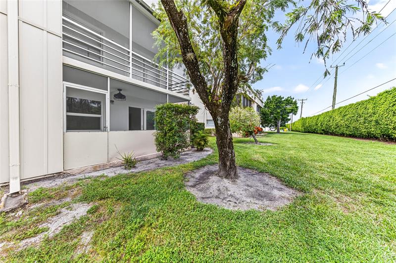 Image 32 of 37 For 293 Normandy G  