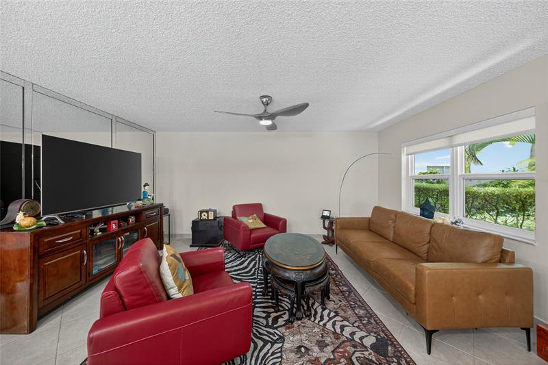 Image 4 of 37 For 293 Normandy G  