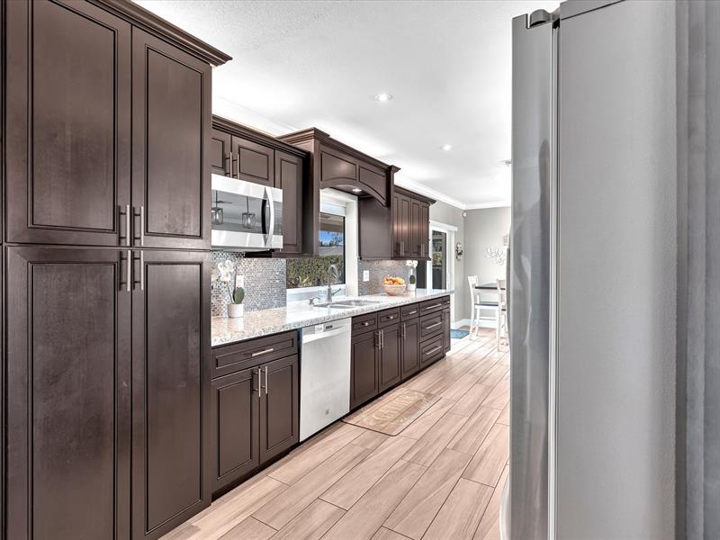 Image 31 of 74 For 10660 21st Ct