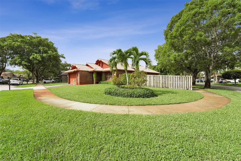 Image 4 of 50 For 3440 Point Dr