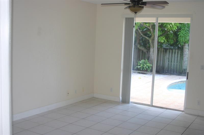 Image 8 of 26 For 7588 Parkside Lane