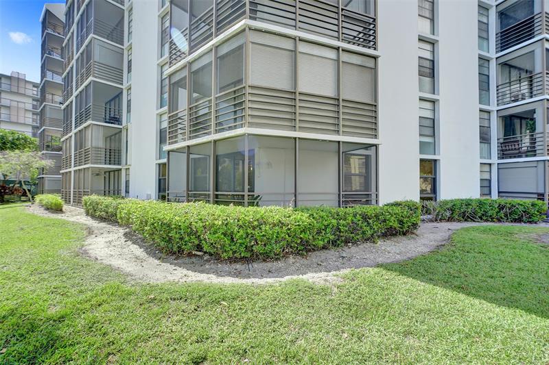 Image 14 of 45 For 20400 Country Club Dr  118