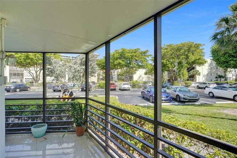 Image 16 of 45 For 20400 Country Club Dr  118