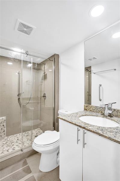 Image 35 of 45 For 20400 Country Club Dr  118