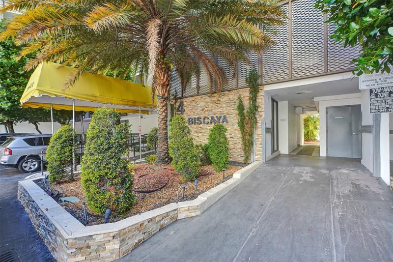 Image 44 of 45 For 20400 Country Club Dr  118