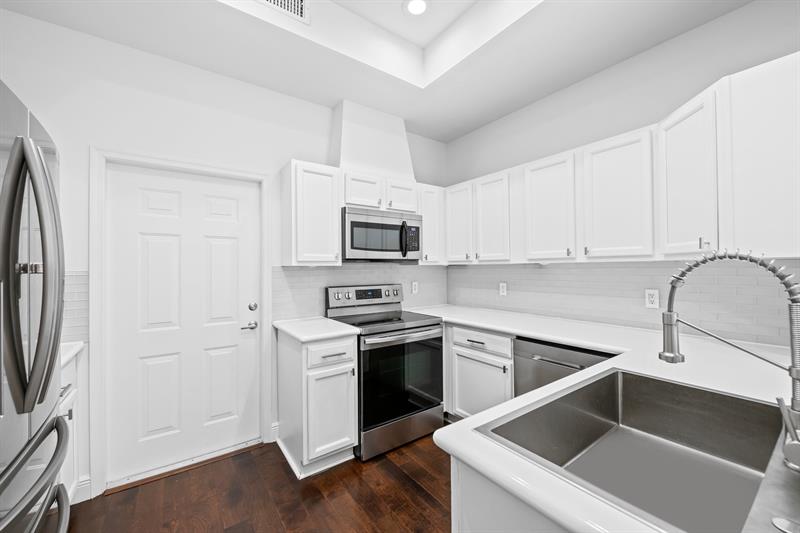 Image 6 of 25 For 515 18th Ave  18