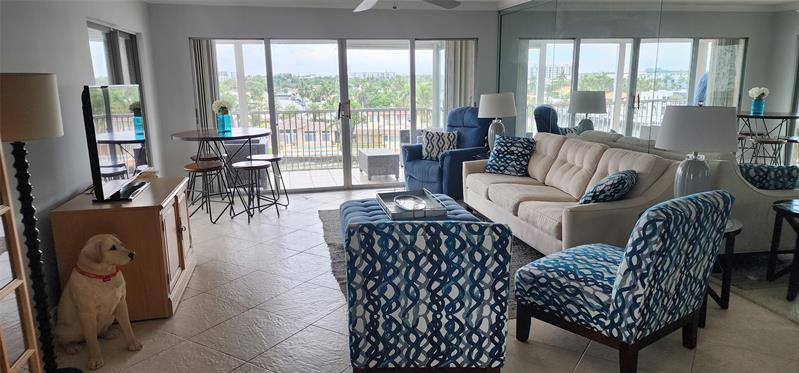 Image 15 of 48 For 299 Riverside Dr  608