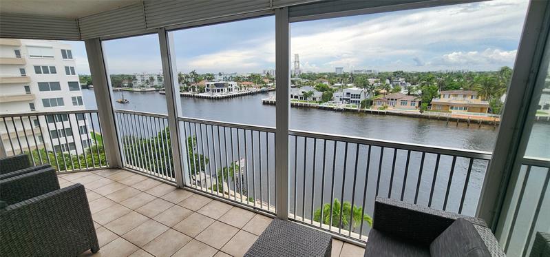 Image 19 of 48 For 299 Riverside Dr  608