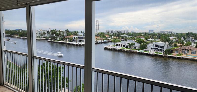 Image 20 of 48 For 299 Riverside Dr  608