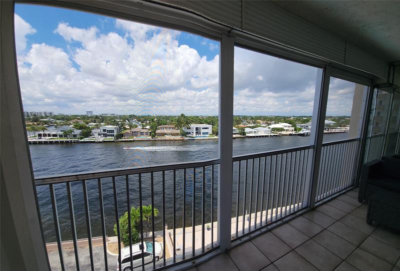Image 7 of 48 For 299 Riverside Dr  608