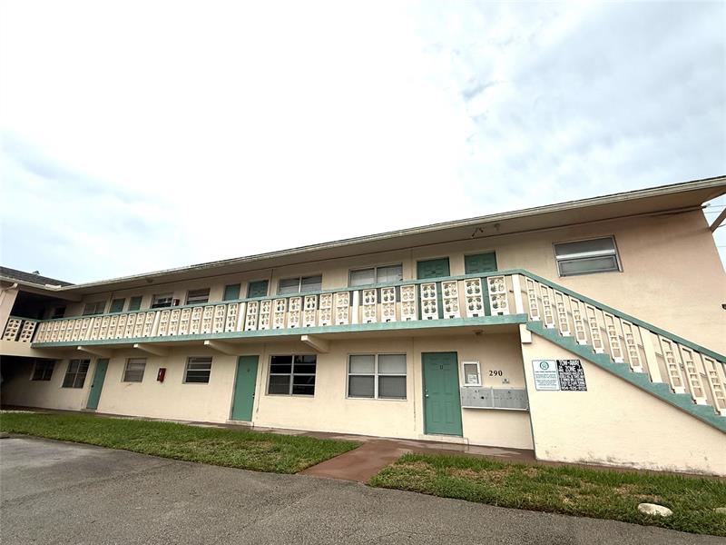 Image 2 of 8 For 290 40th St  16
