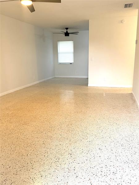 Image 3 of 8 For 290 40th St  16