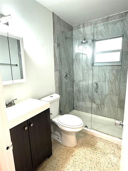 Image 6 of 8 For 290 40th St  16