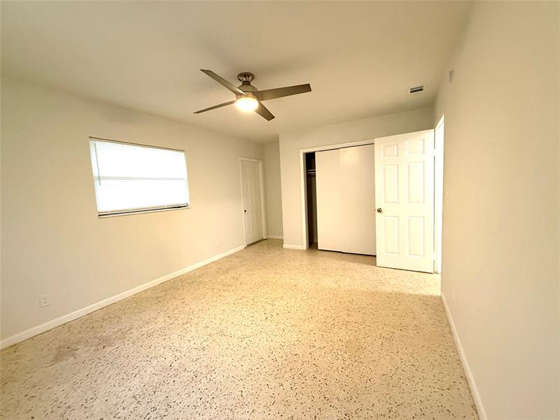 Image 8 of 8 For 290 40th St  16