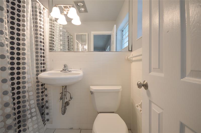Image 9 of 11 For 1641 3rd Ct  1