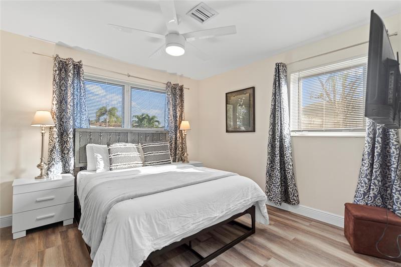 Image 21 of 52 For 5701 16th Ave