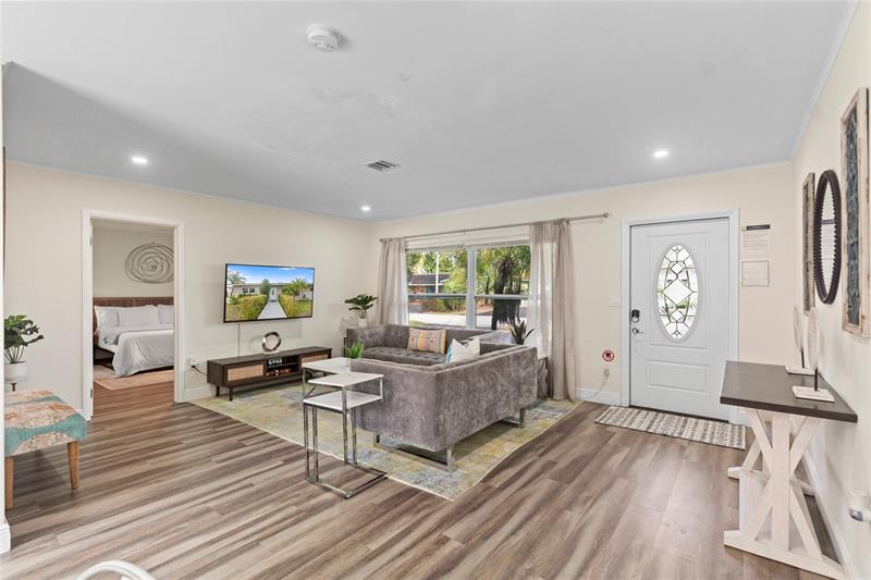 Image 6 of 52 For 5701 16th Ave