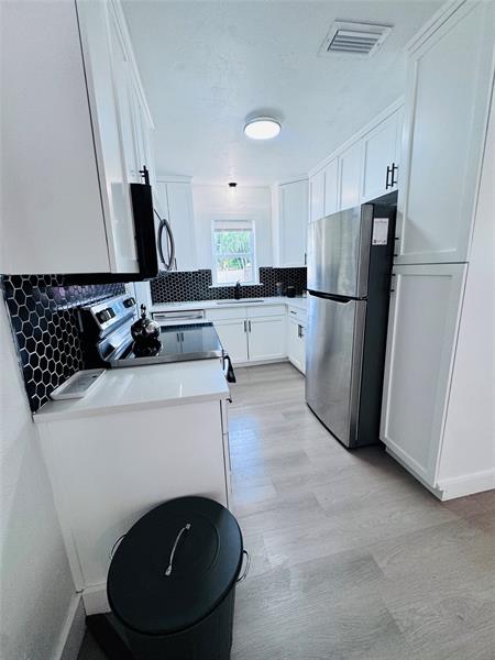 Image 10 of 37 For 719 38th St  
