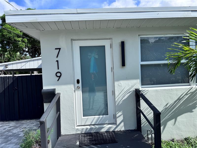 Image 3 of 37 For 719 38th St  