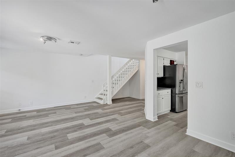 Image 10 of 52 For 11652 19th Dr