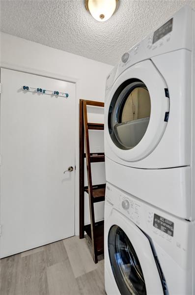 Image 19 of 52 For 11652 19th Dr