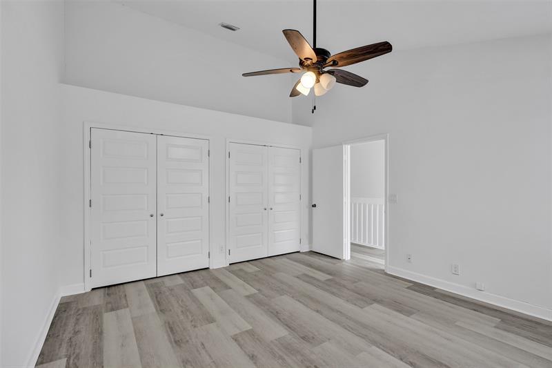 Image 22 of 52 For 11652 19th Dr