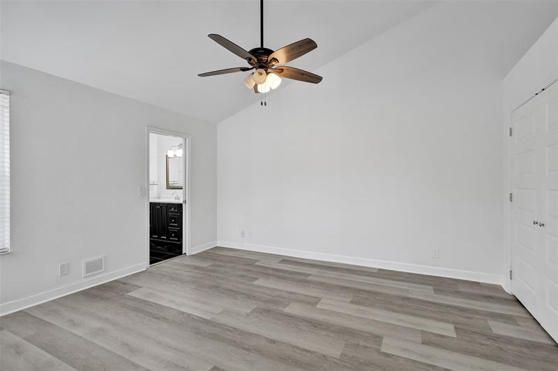 Image 23 of 52 For 11652 19th Dr
