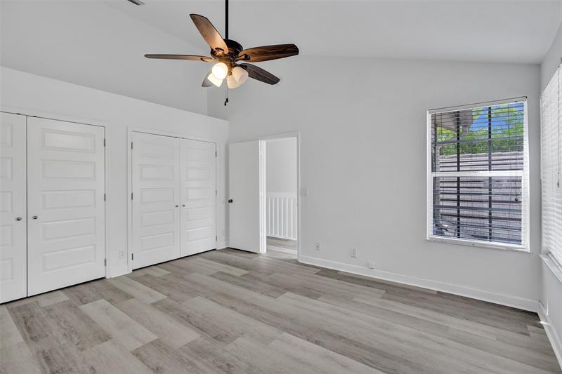 Image 25 of 52 For 11652 19th Dr
