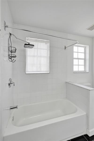 Image 32 of 52 For 11652 19th Dr