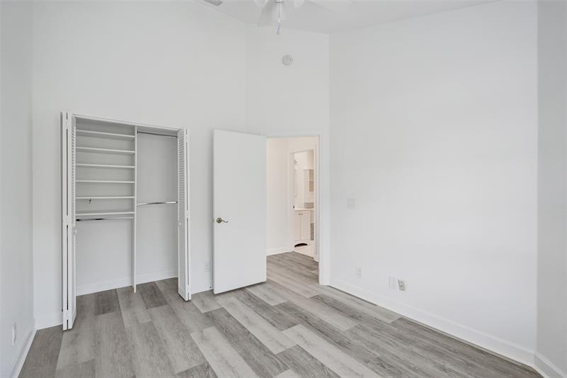 Image 35 of 52 For 11652 19th Dr