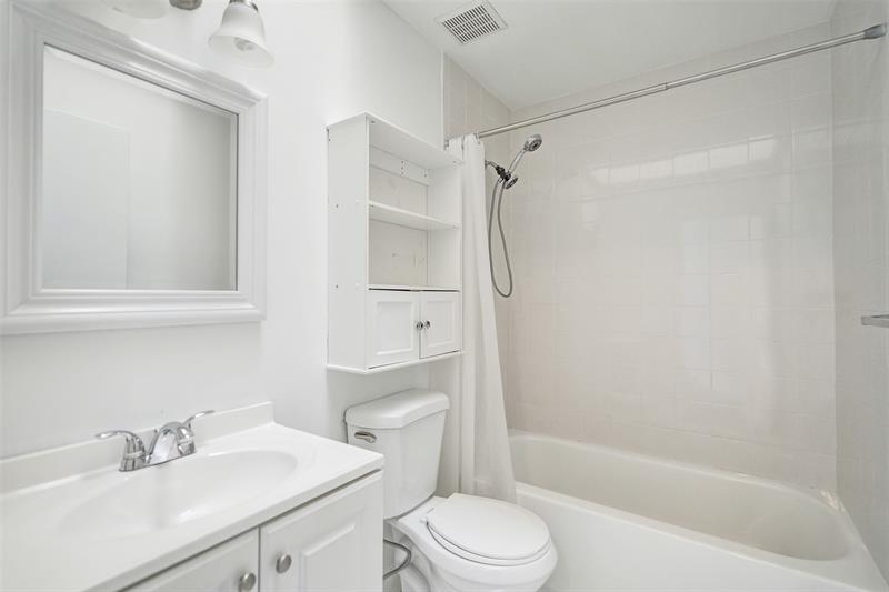 Image 37 of 52 For 11652 19th Dr