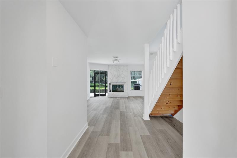 Image 4 of 52 For 11652 19th Dr