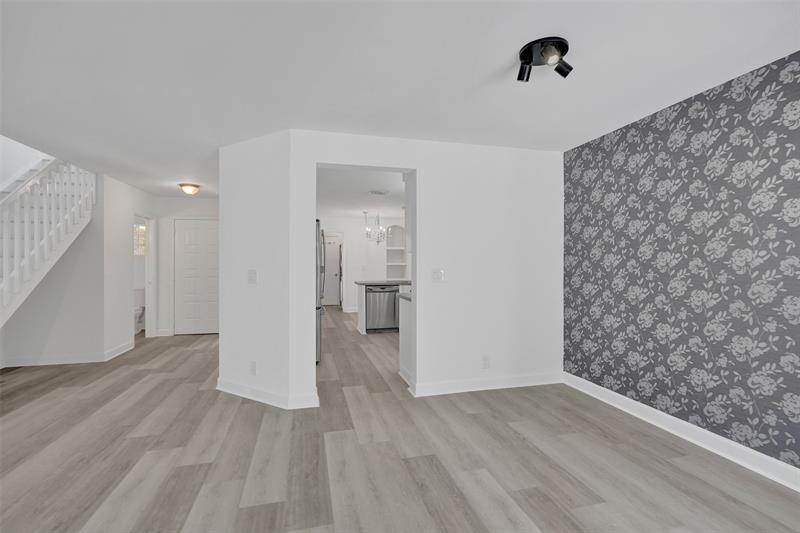 Image 9 of 52 For 11652 19th Dr