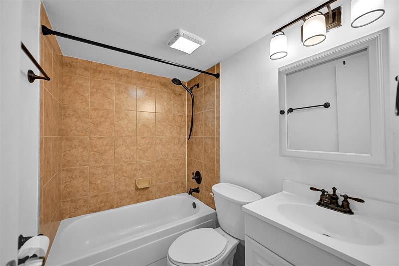 Image 13 of 20 For 7173 Orange Dr  215b