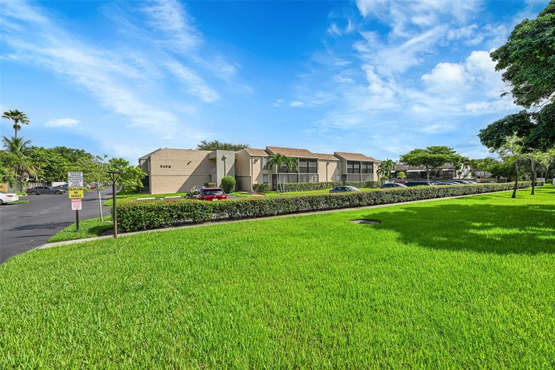 Image 4 of 20 For 7173 Orange Dr  215b