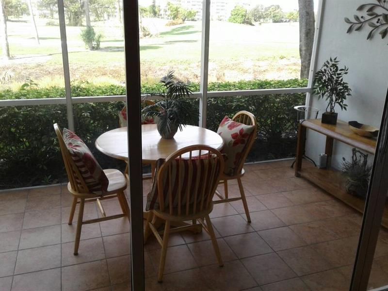 Image 8 of 15 For 3051 Palm Aire Dr