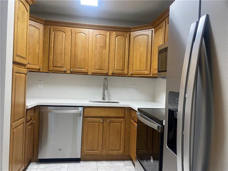 Image 5 of 27 For 8761 Shadow Wood Blvd  203