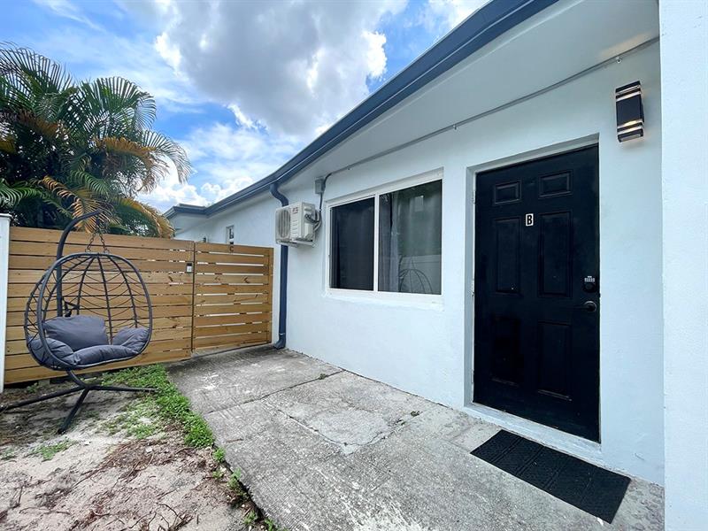 Image 5 of 15 For 324 22nd St  B