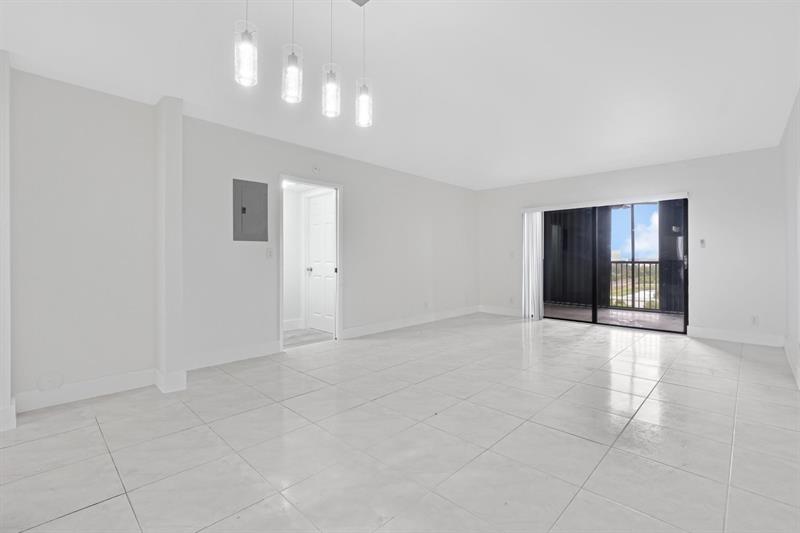 Image 20 of 27 For 2200 Cypress Bend Dr  805