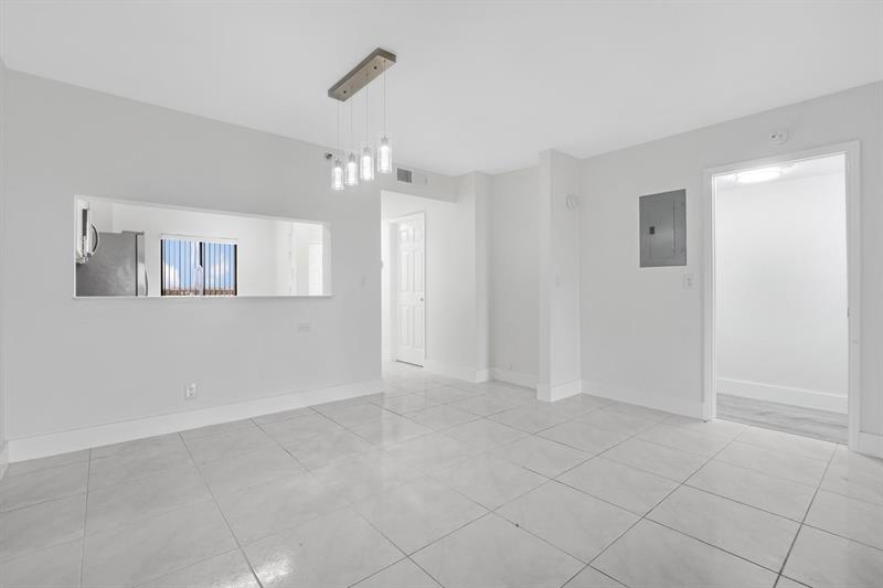 Image 21 of 27 For 2200 Cypress Bend Dr  805