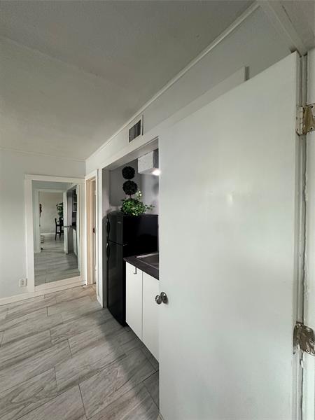 Image 11 of 20 For 2175 56th St  106