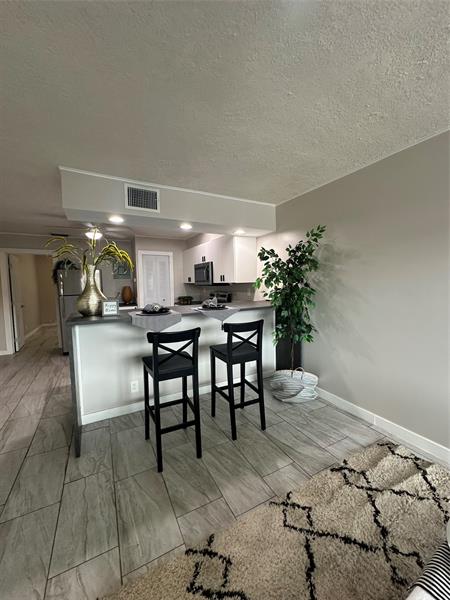 Image 3 of 20 For 2175 56th St  106